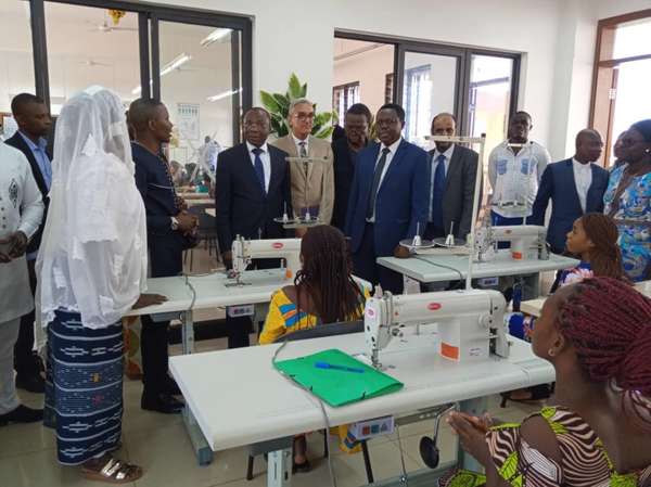 Autonomisation des femmes au Bénin : ISESCO & IICO offrent une formation dans les domaines de l'alphabétisation, la couture et la broderie