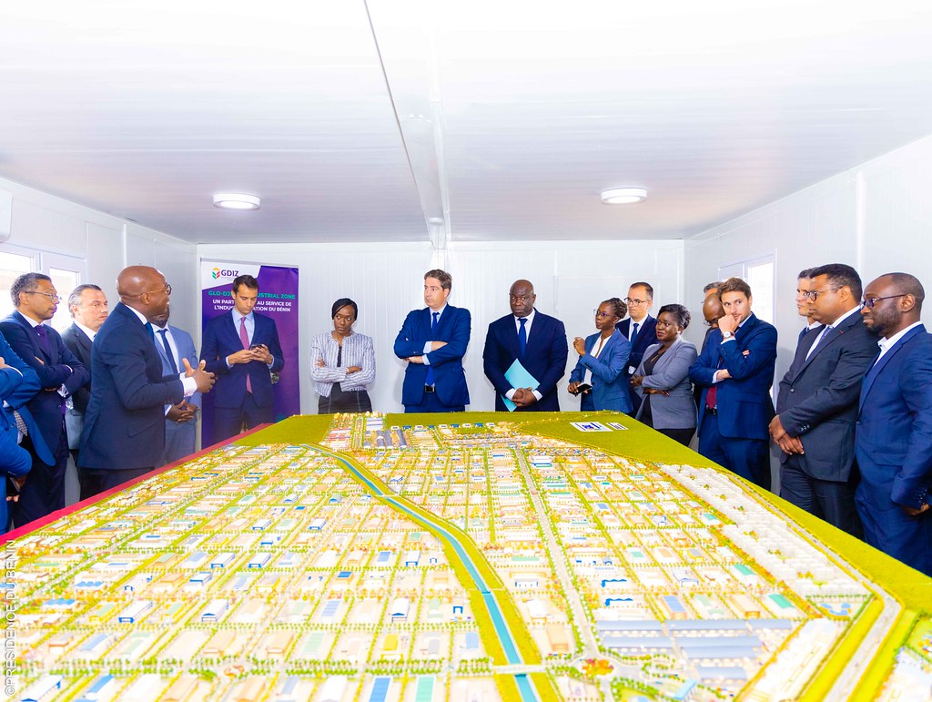 Visite De Travail Sur La Zone Industrielle De Glo Djigb Olivier 