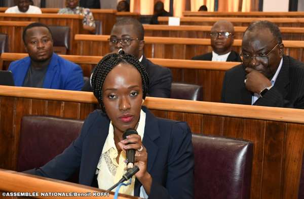 Commission budgétaire de l’Assemblée nationale: Madame Shadiya Alimatou ASSOUMAN ouvre le bal des ministres