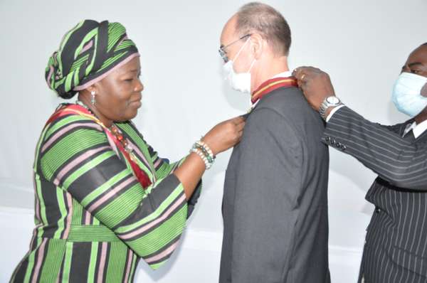 Reconnaissance pour services rendus à la Nation béninoise : L'Ambassadeur Achim TRÖSTER fait Commandeur de l'ordre national du Bénin