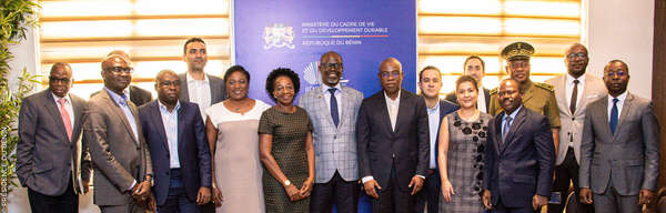 Cadre de Vie : Signature du contrat de construction de 09 marchés urbains dans la ville de Cotonou par le Ministre José TONATO