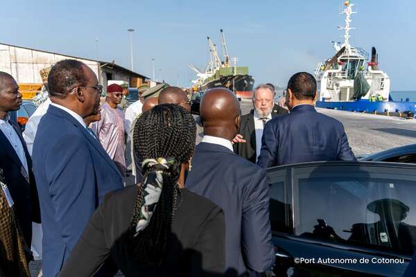 Coopération Bénin-Niger : Mohamed BAZOUM visite les infrastructures portuaires de Cotonou
