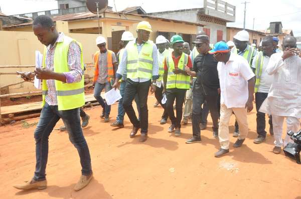 Projet Asphaltage : Le ministre José TONATO descend sur les chantiers de Sèmè-Podji et Porto-Novo
