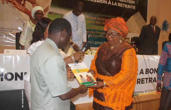 Remise à bonne date des carnets de pension aux agents retraités de l’Etat : La concrétisation d’une priorité du PAG
