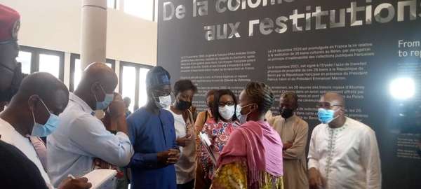 Préparatifs de l'exposition diptyque au Palais de la Marina : Jean-Michel ABIMBOLA fait un constat d'état satisfaisant