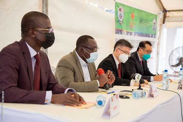 Formation des tractoristes et conducteurs de motoculteurs : Le Ministre Gaston Cossi DOSSOUHOUI lance les sessions