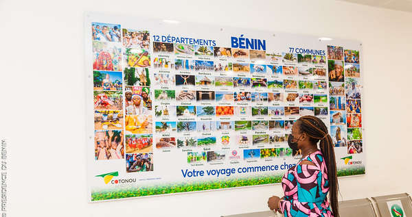 L’aéroport de Cotonou vous invite à la découverte du « mur de la Destination Bénin »