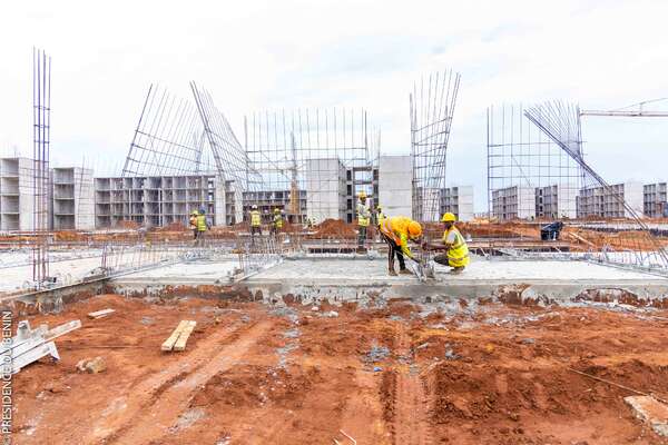 Construction du marché de Gros, de la Cité administrative et des logements à Abomey-Calavi : Des instructions données pour la livraison des chantiers à bonne date