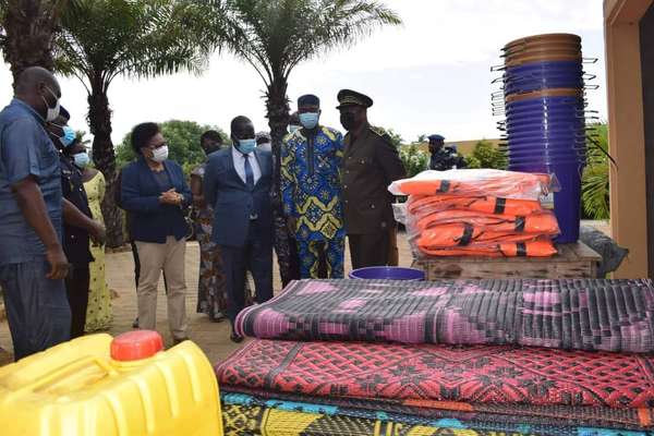Montée des eaux dans la commune de Ouidah : Une délégation gouvernementale au secours des sinistrés