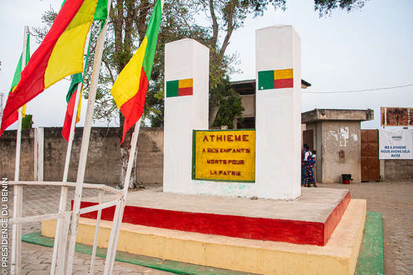 Destination Bénin : Athiémé,  la cité des bois blancs, première productrice de crin-crin au Bénin.