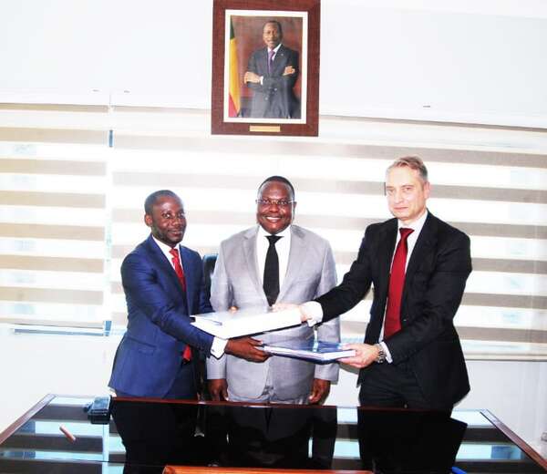 Mise aux normes de la sûreté à l'aéroport de Cotonou : Signature de contrats entre la SAB et Amarante International