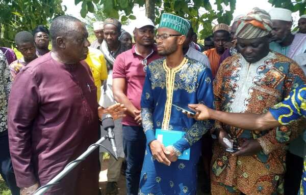 Campagne agricole : Le Ministre Gaston Cossi DOSSOUHOUI sensibilise et galvanise les producteurs et éleveurs du Zou et des Collines