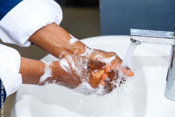 CORONAVIRUS - Comment bien se laver les mains pour se protéger contre le Covid-19 ?