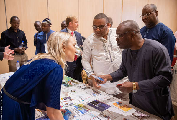 Opérations économiques entre le Bénin et la Finlande , les hostilités lancées par l'Apiex