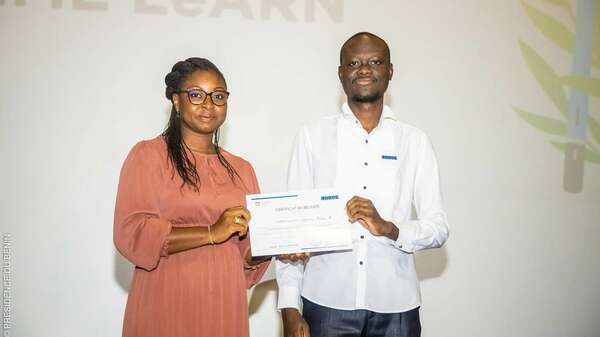 Programme LeARN : Les lauréats de la première cohorte reçoivent leurs certificats de réussite