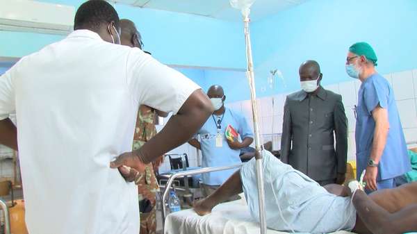 Descente du ministre de la défense à l’hôpital Jean de Dieu de Tanguiéta : Les victimes des différentes attaques djihadistes sont totalement hors de danger