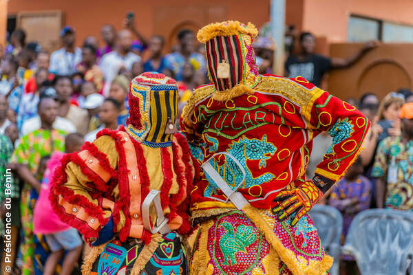 Place Migan : Au cœur des esprits et des traditions lors du Festival des Masques 2025
