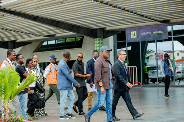 Transports aériens au Bénin : José TONATO en visite à l'aéroport de Cotonou et à l'ASECNA