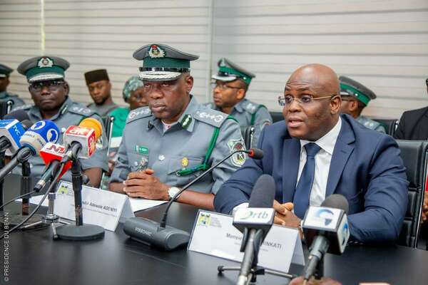 Visite de travail au Bénin du Directeur Général des Douanes du Nigéria : Vers la redynamisation des échanges commerciaux entre le grand voisin de l'Est et notre pays