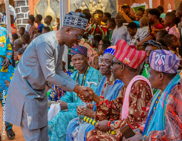 Porto-Novo célèbre la 2ᵉ édition du Festival des Masques dans une ambiance festive et populaire