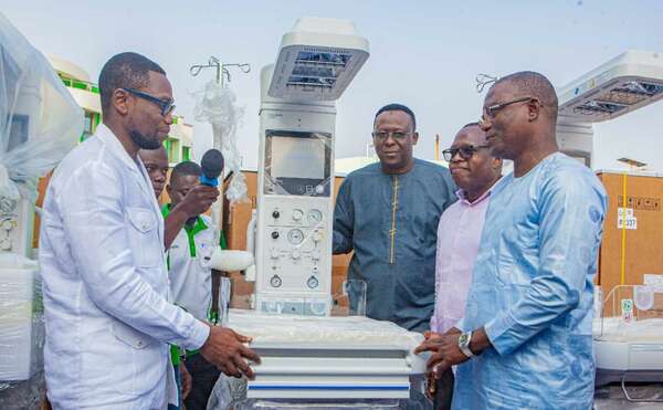 Modernisation des hôpitaux au Bénin : Des centaines d’équipements médicaux, dont 600 cardiotocographes réceptionnés par le gouvernement