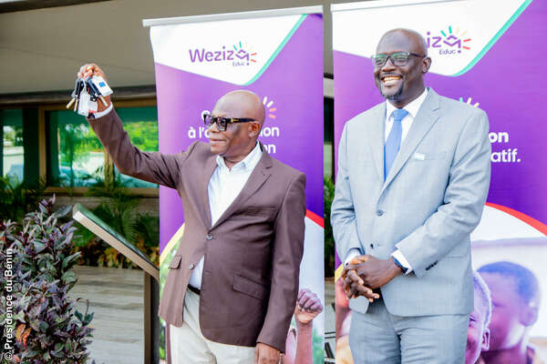 Programme WEZIZA Educ : Le Gouvernement réceptionne 16 pick-up pour renforcer le suivi pédagogique