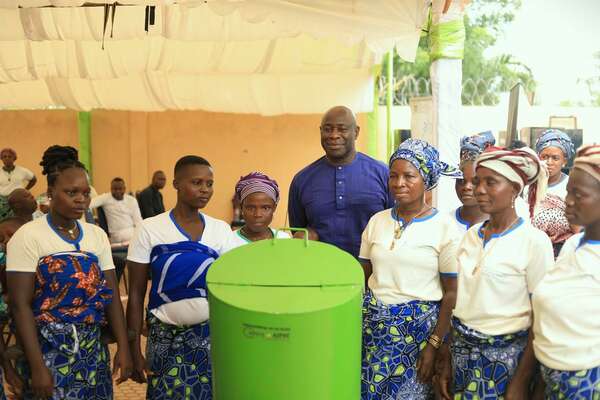 Appui à l’entrepreneuriat féminin artisanal : l'ADPME renforce 32 coopératives féminines du Zou avec la remise officielle de matériels