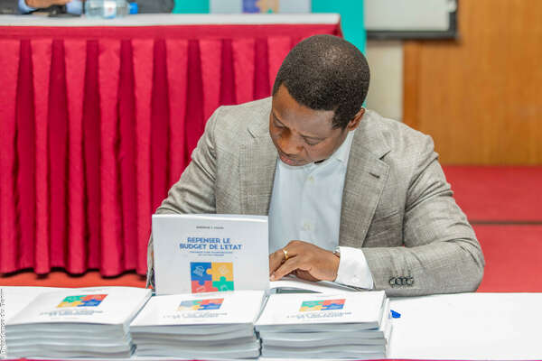 « Repenser le Budget de l’État » : L'ouvrage pédagogique et analytique qui met en lumière une décennie de réformes structurantes