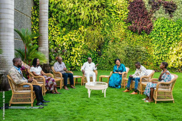 Mesures sociales au profit des personnes en situation de handicap au Bénin : Le Président Patrice TALON joint l'acte à la parole