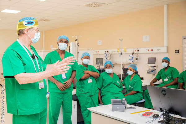 Renforcement de l’offre de soins au CHIC : La radiothérapie, la chirurgie cœlioscopique et les hospitalisations conventionnelles désormais effectives au Bénin